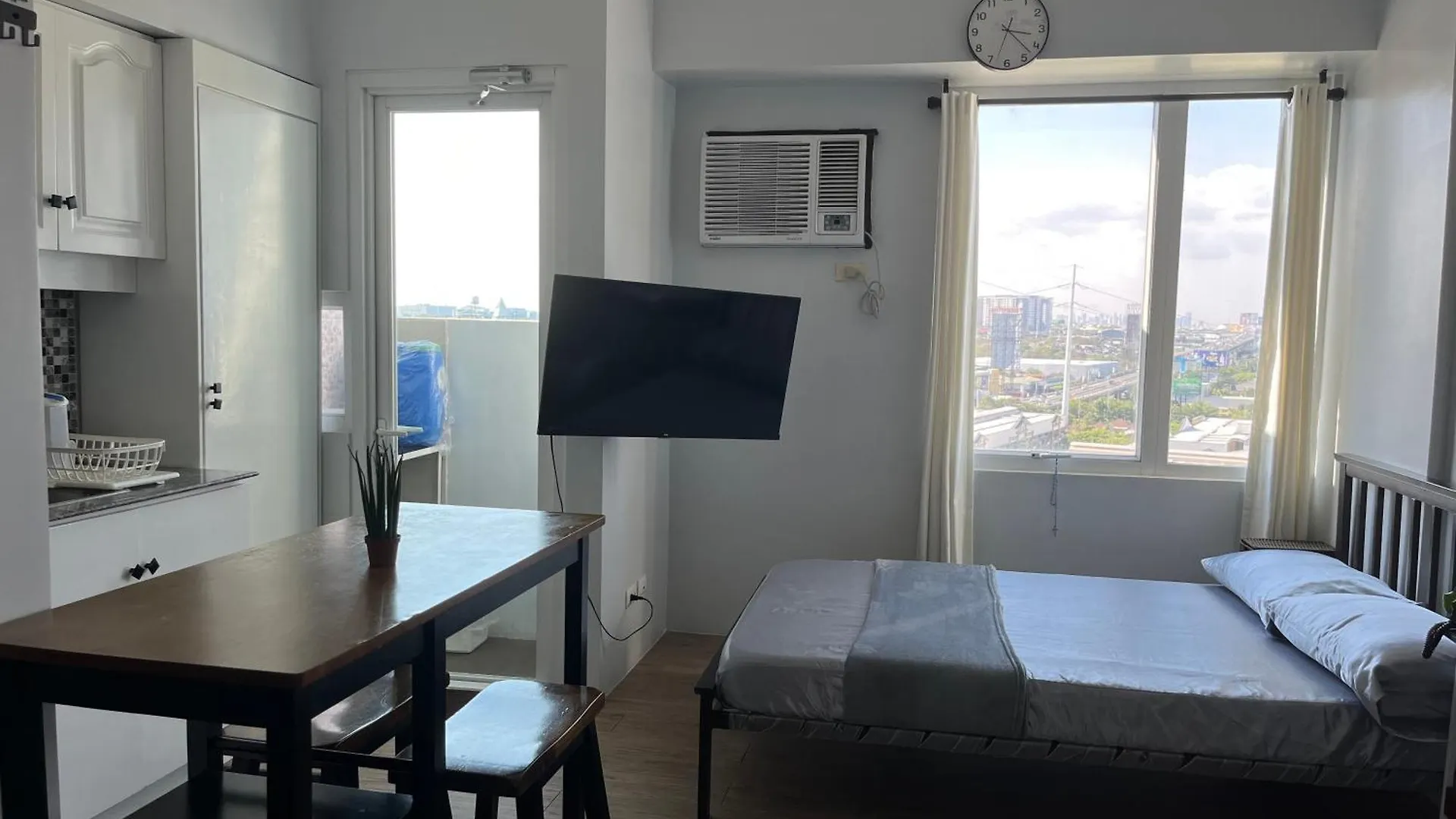 Studio Getaway In Alabang At Anuva Residences contacts