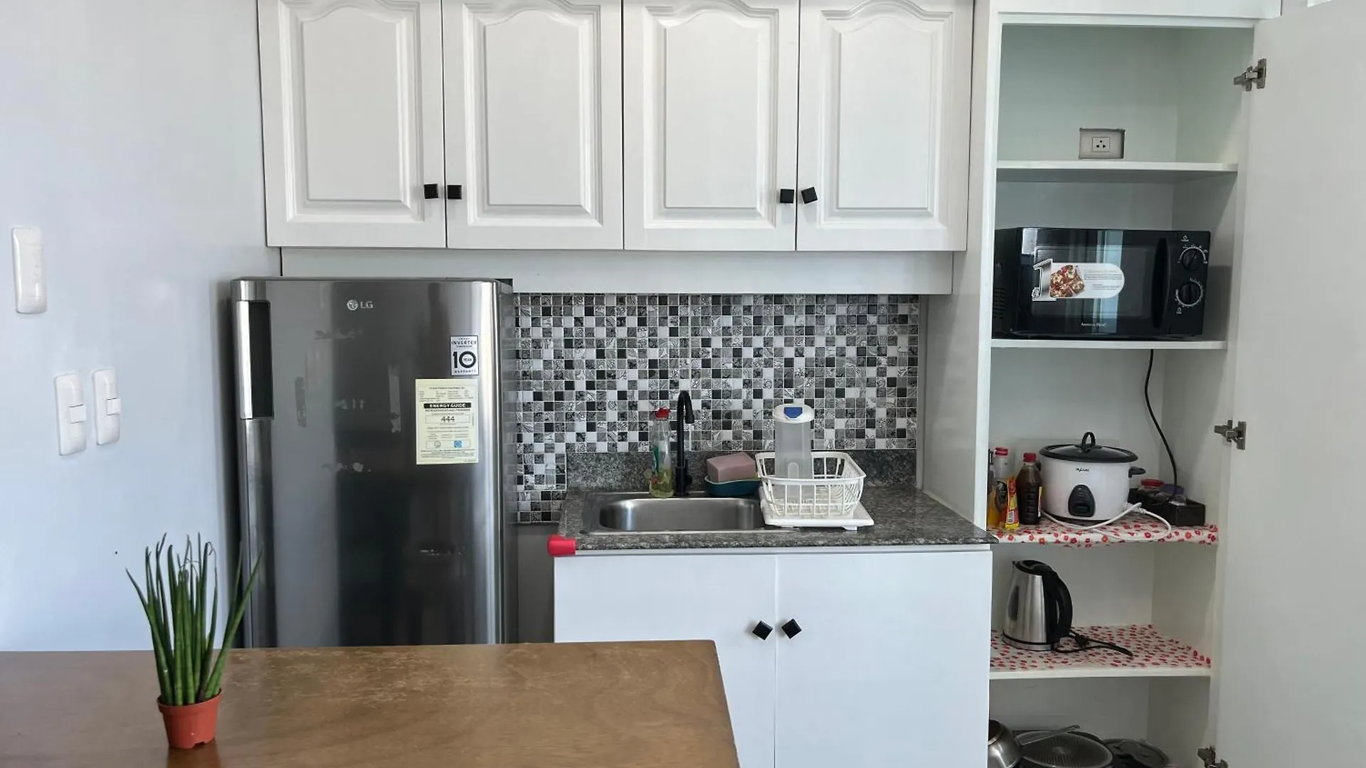 Studio Getaway In Alabang At Anuva Residences Taguig